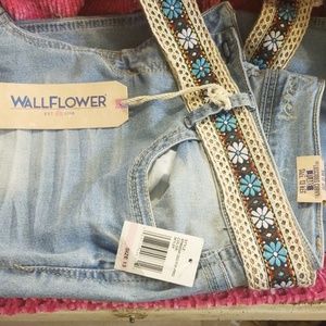 Wallflower Jean's size 13.